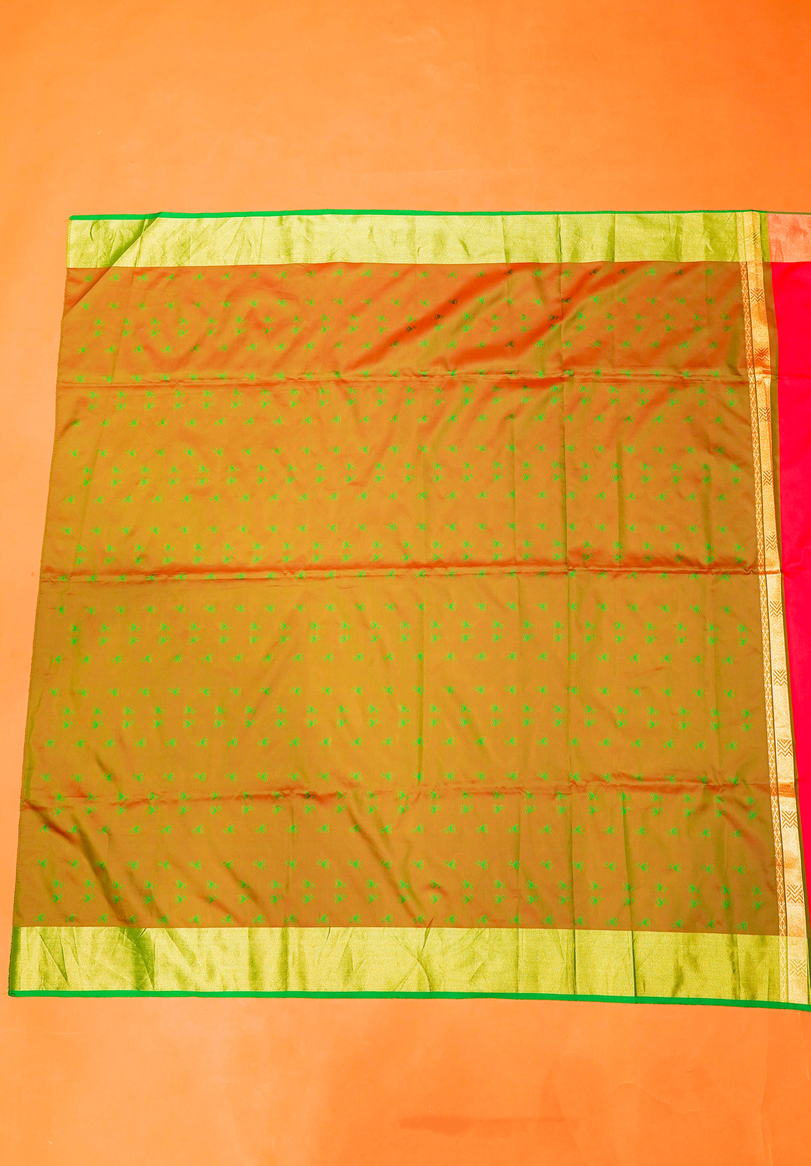 Women's Woven Design Kanjivaram Silk Saree With Blouse Piece