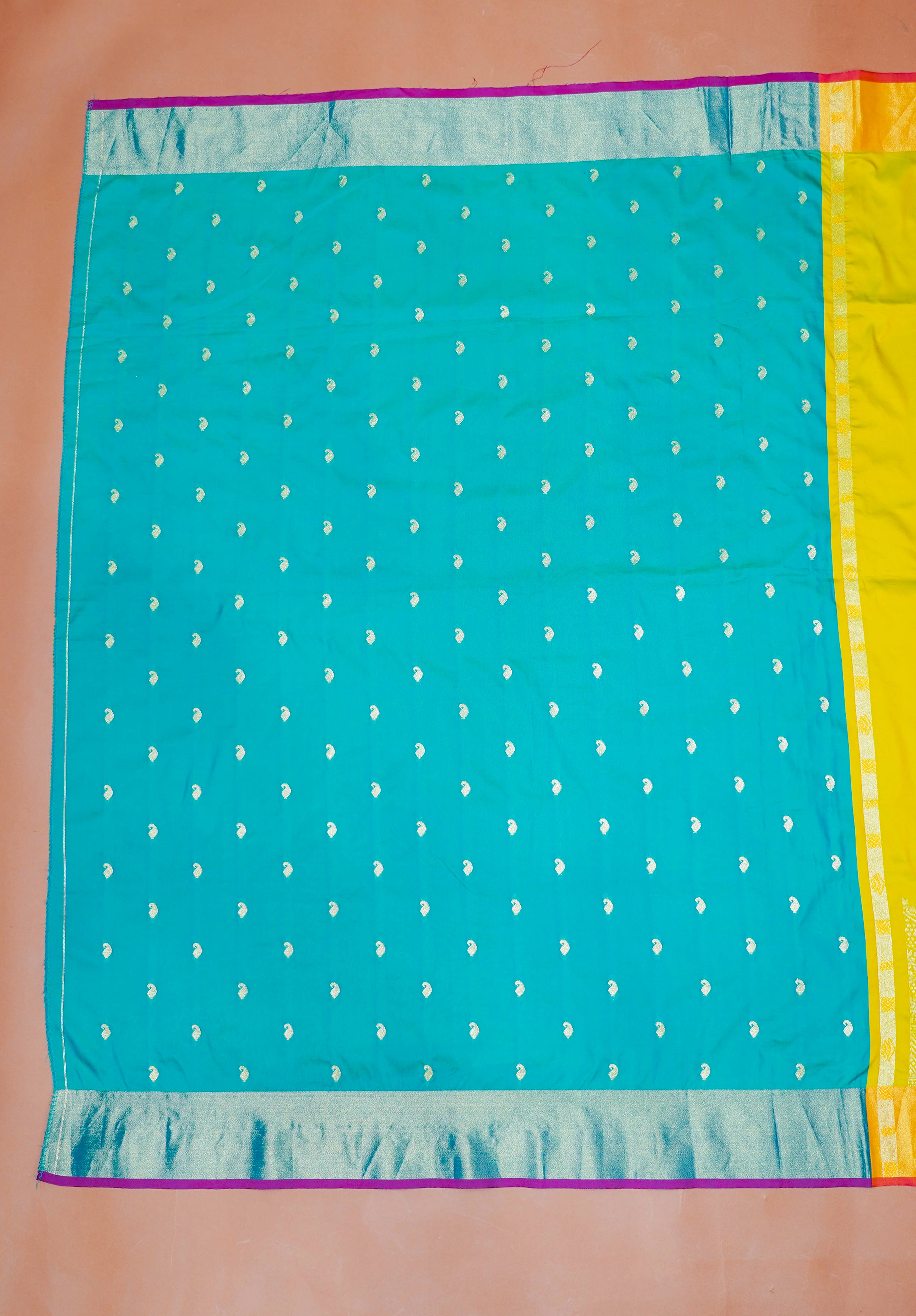 Women's Woven Design Kanjivaram Silk Saree With Blouse Piece