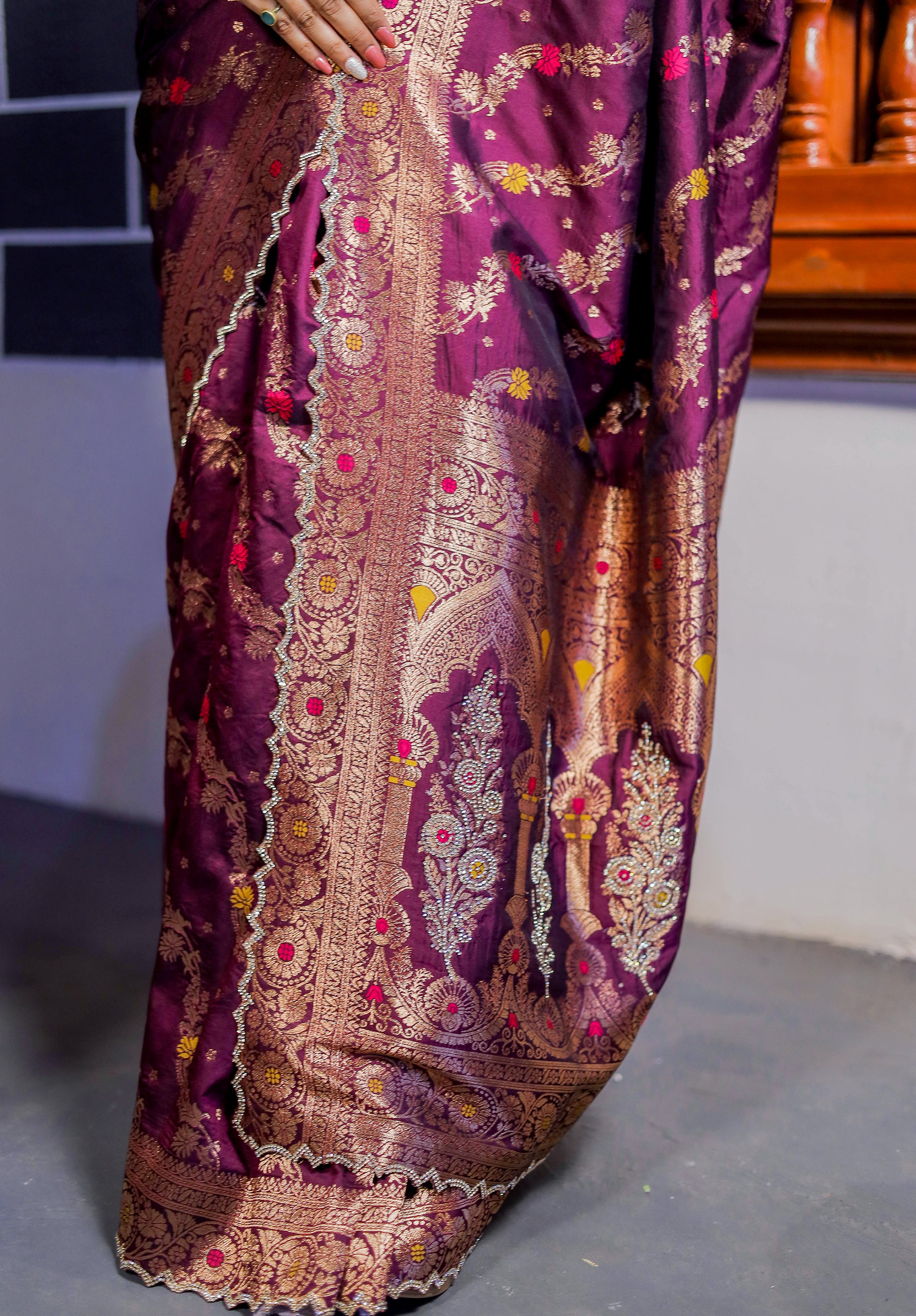 Women's Woven Banarasi Designer Saree With Blouse Piece