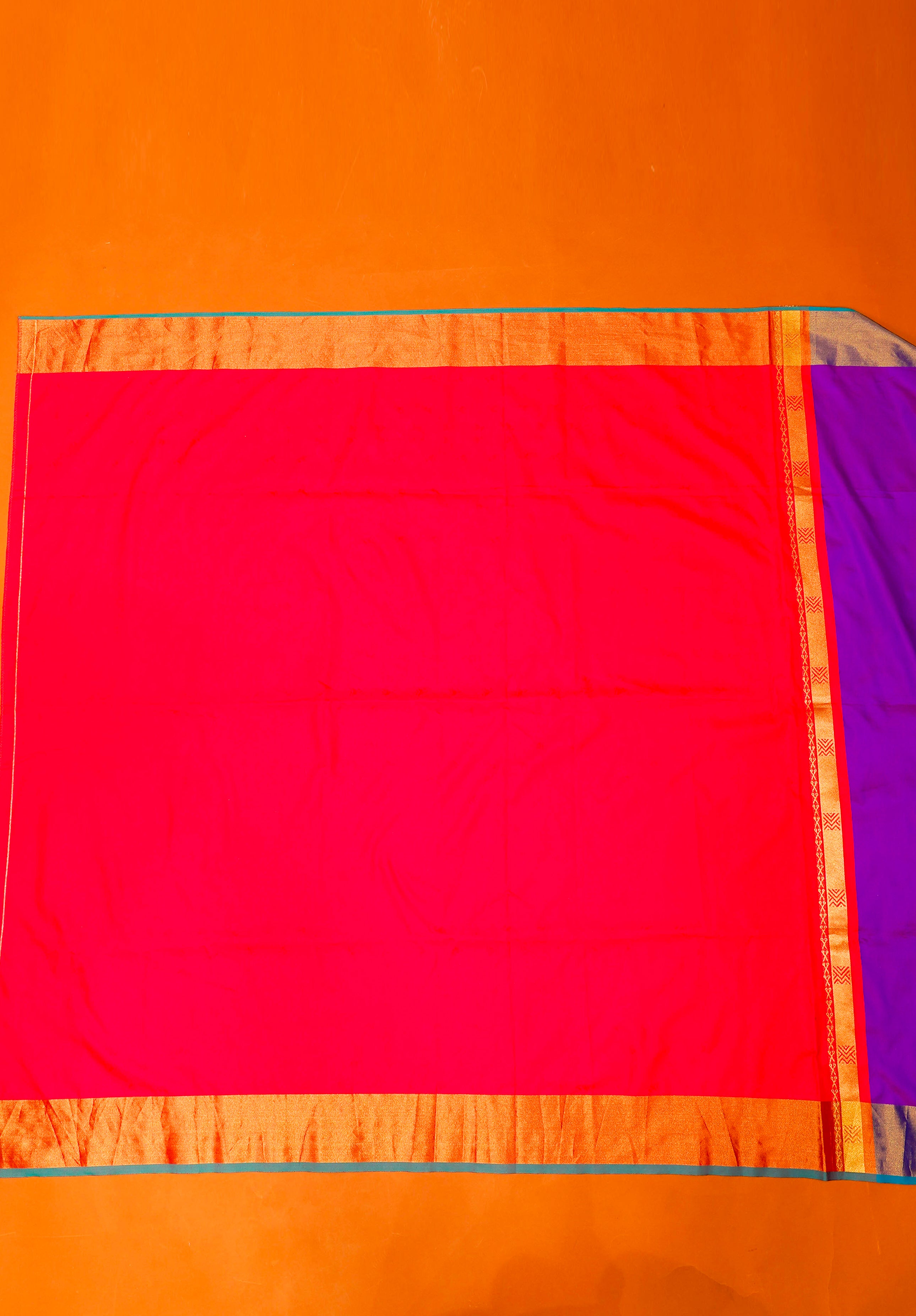 Women's Woven Design Kanjivaram Silk Saree With Blouse Piece