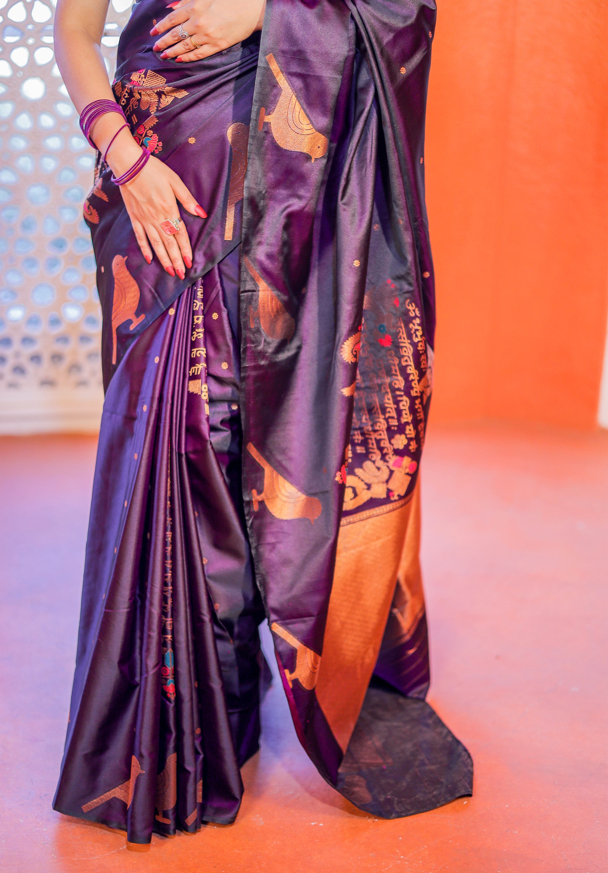 Women's Woven Banarasi Saree With Blouse Piece