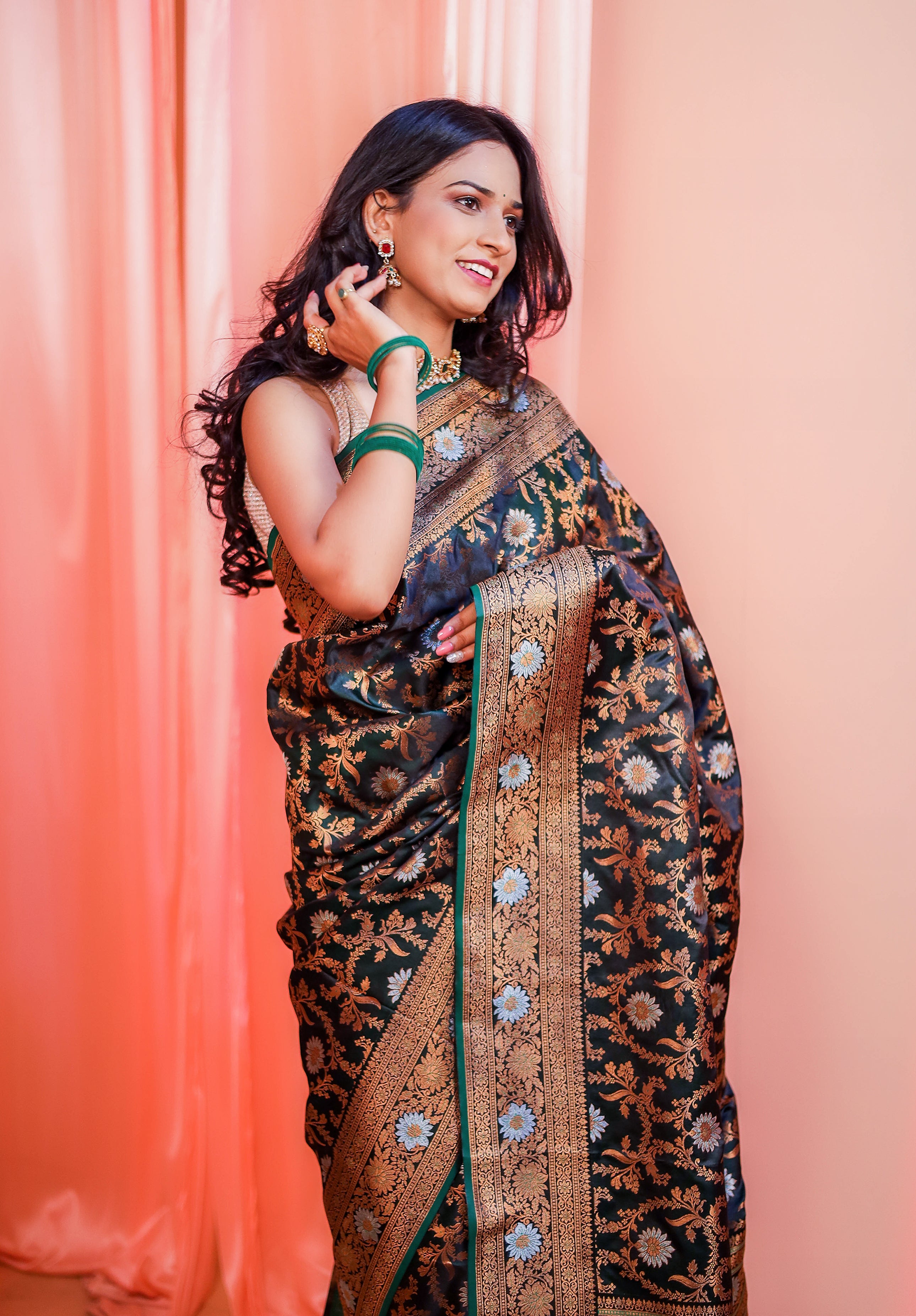 Women's Woven Banarasi Saree With Blouse Piece