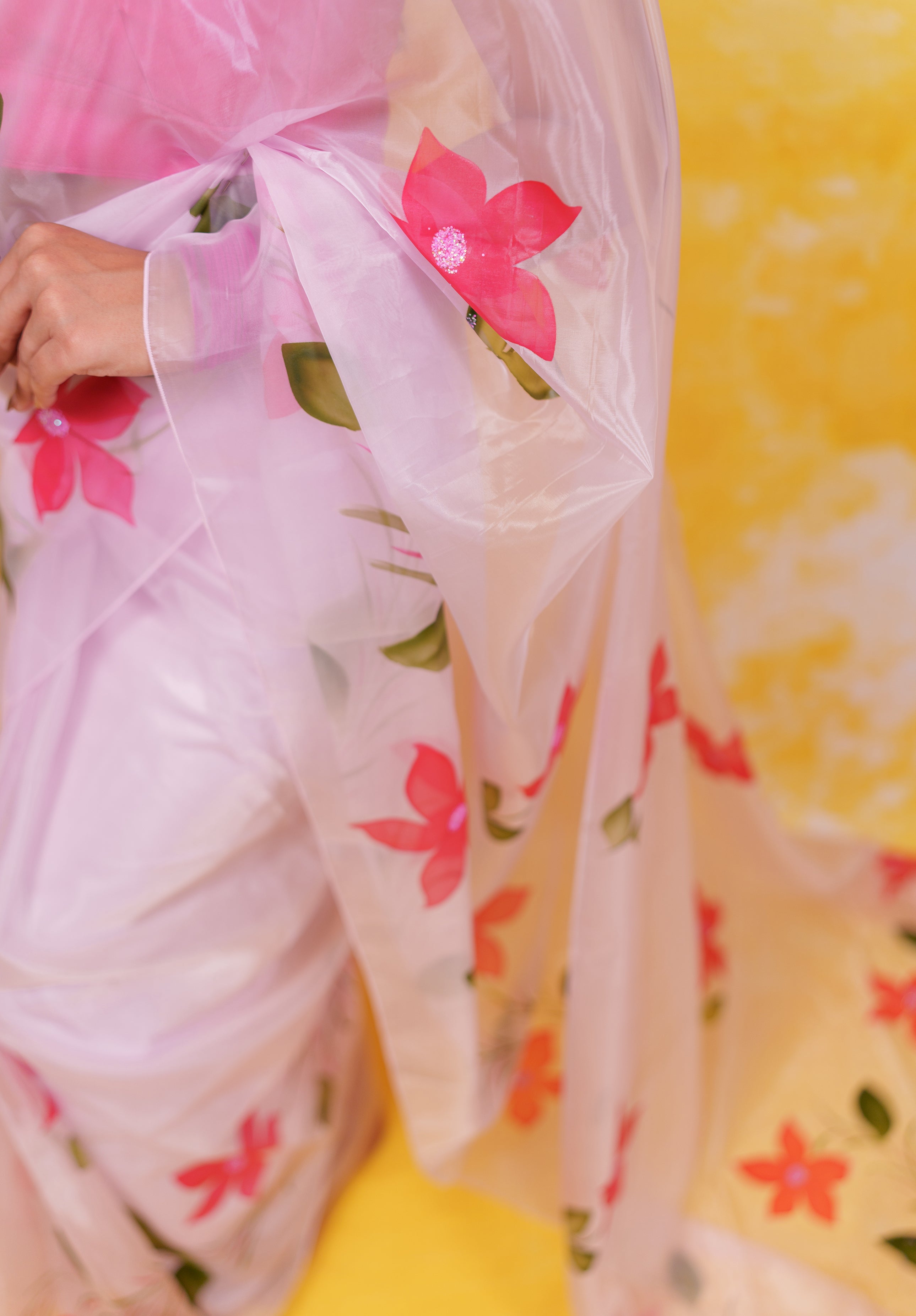 Women's Woven Pure organza Saree With Blouse Piece