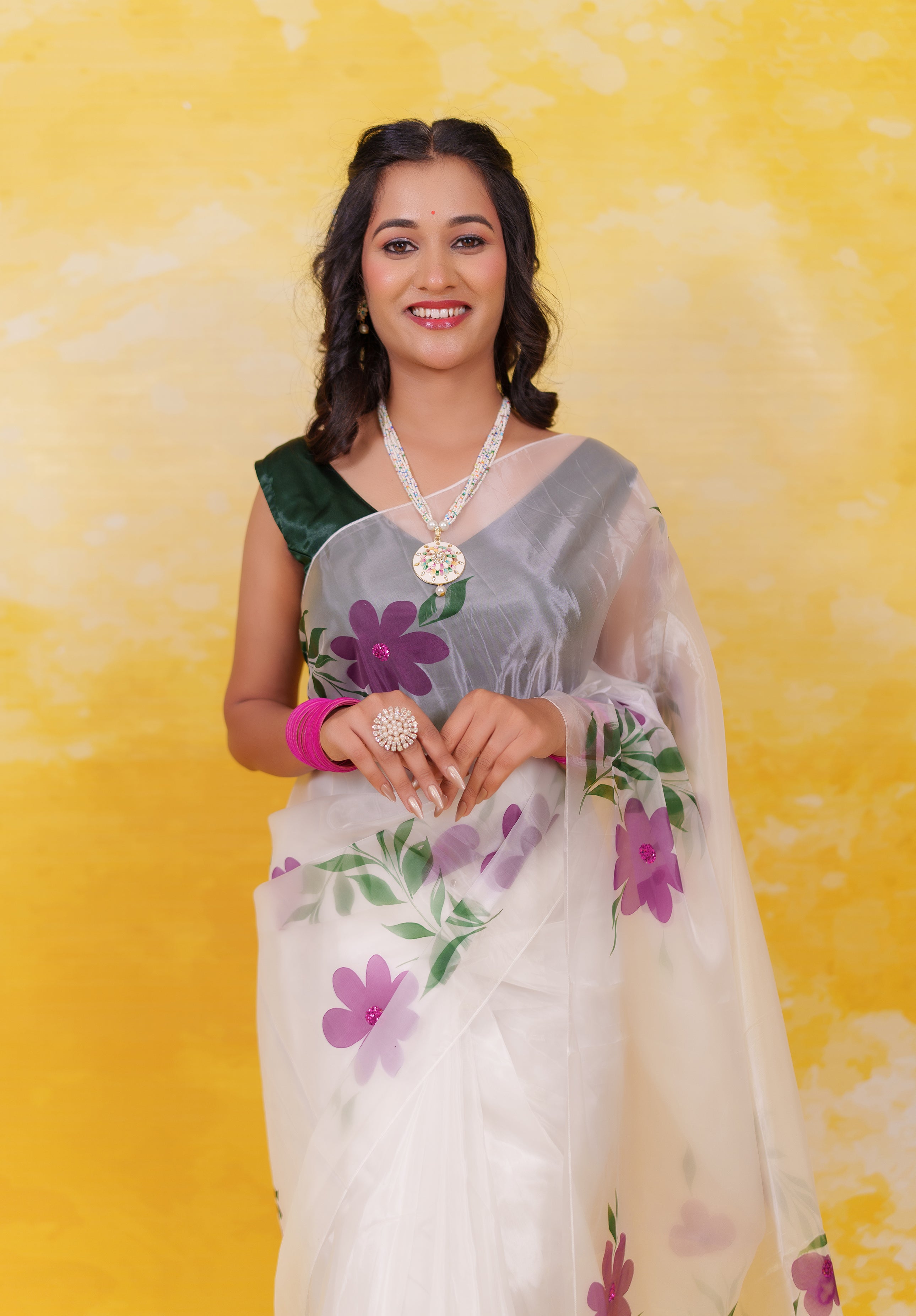 Women's Woven Pure organza Saree With Blouse Piece