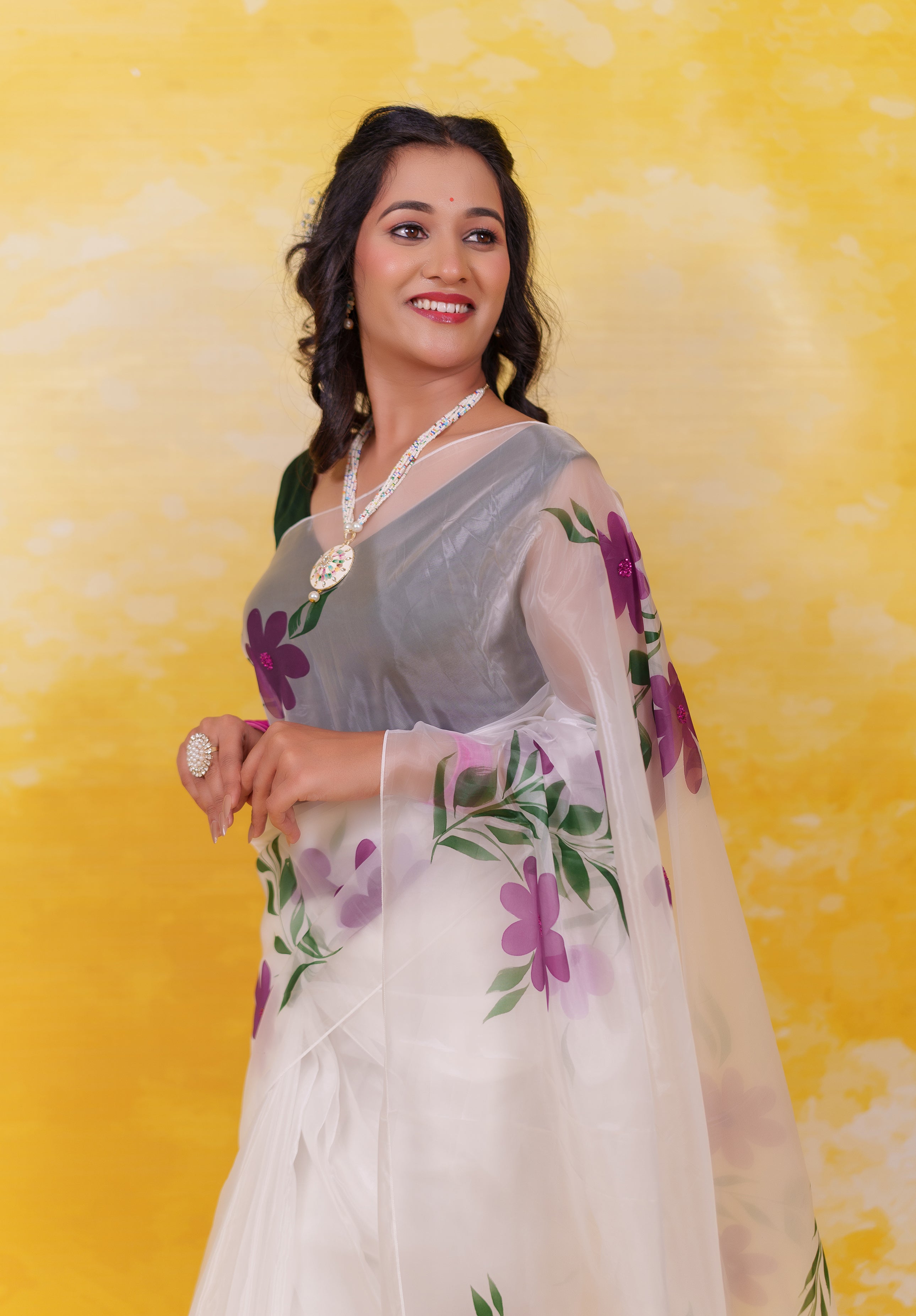 Women's Woven Pure organza Saree With Blouse Piece