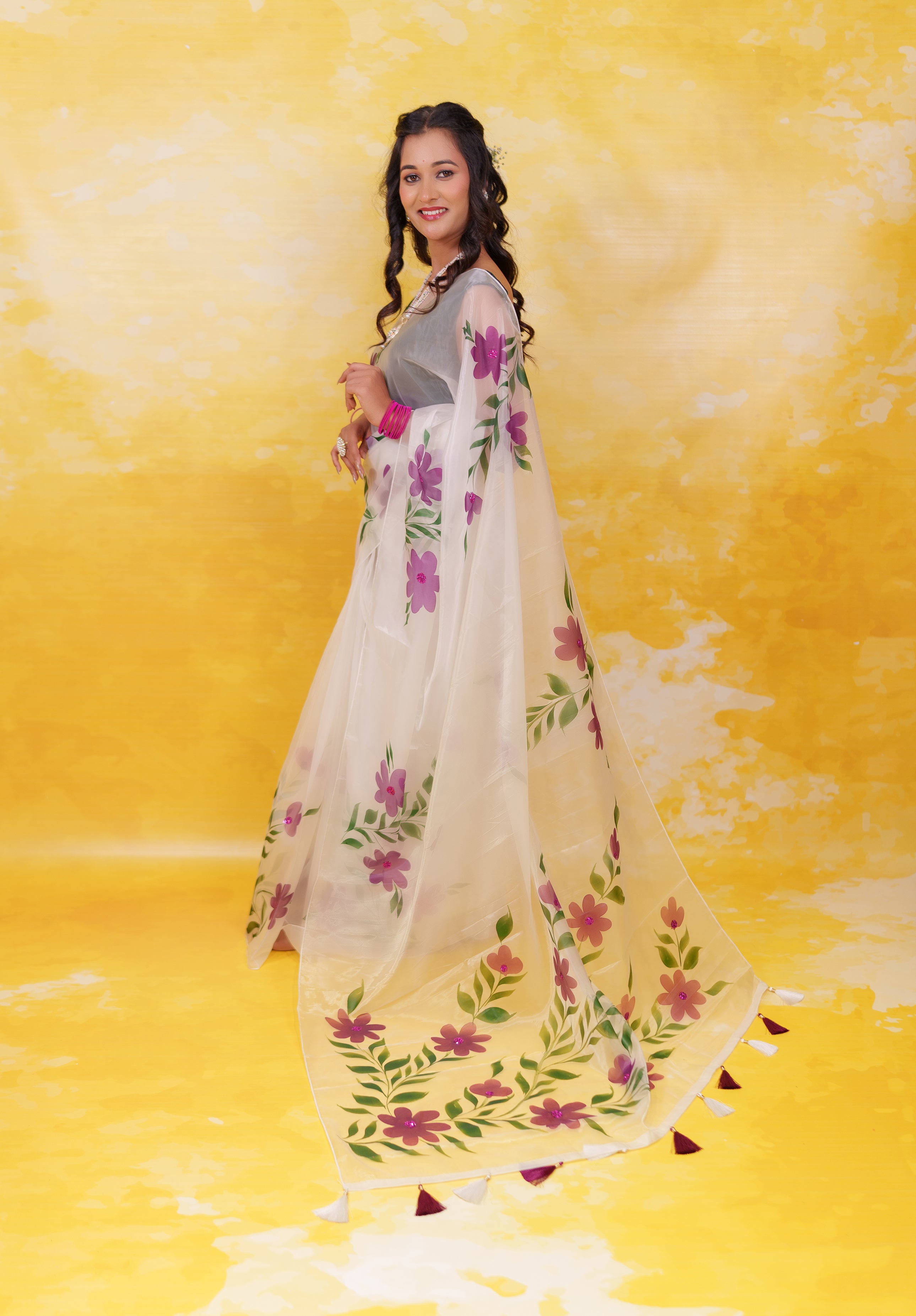 Women's Woven Pure organza Saree With Blouse Piece