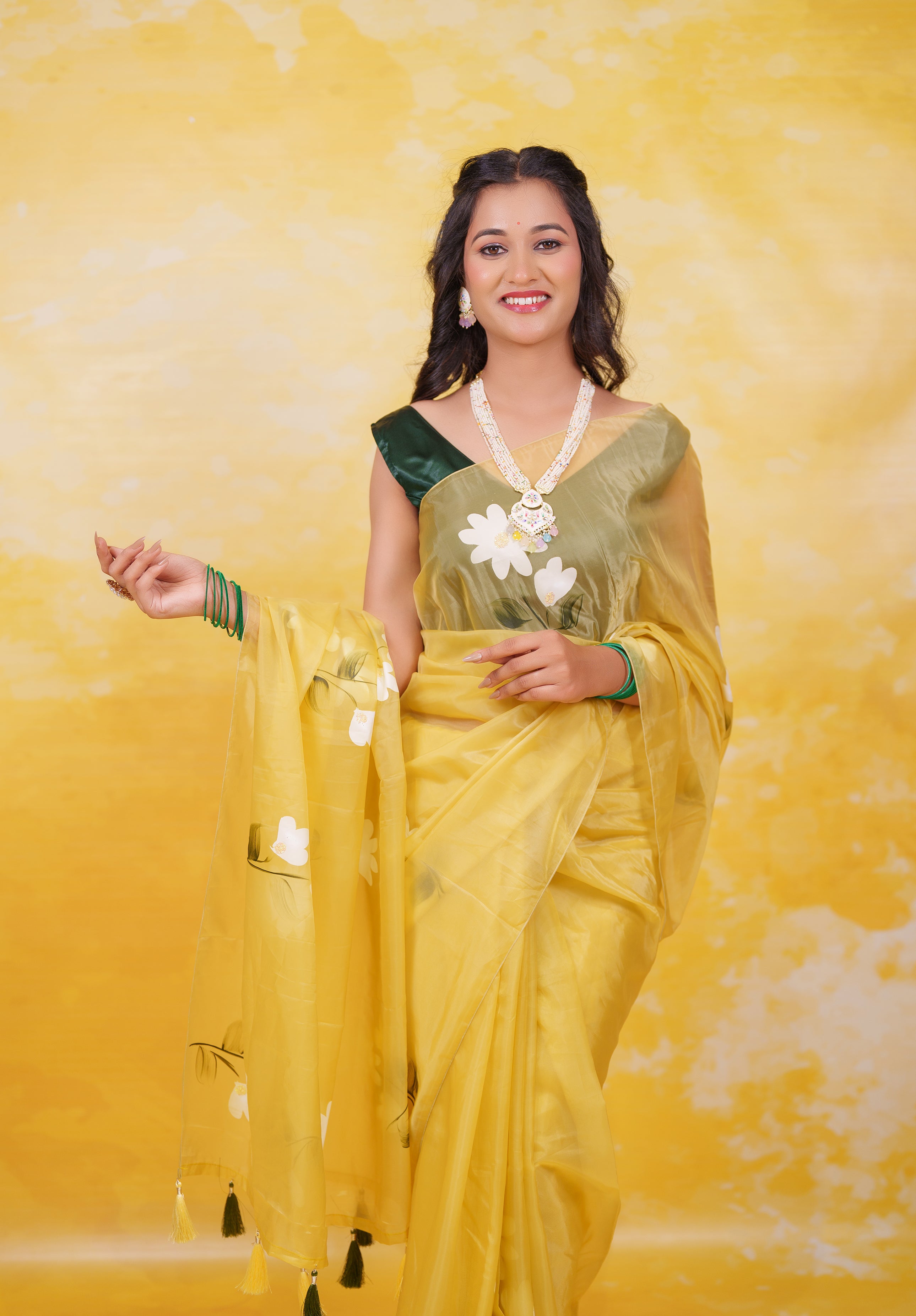 Women's Woven Pure organza Saree With Blouse Piece