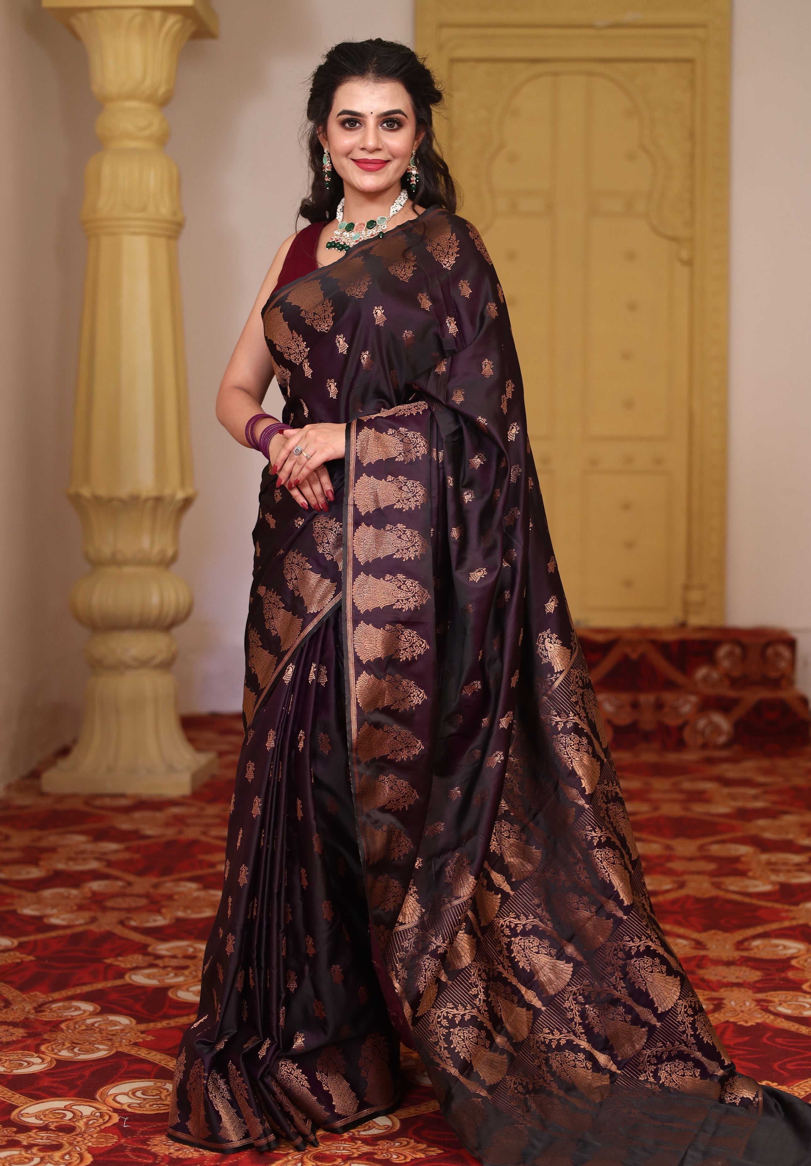 Women's Woven Banarasi Saree With Blouse Piece