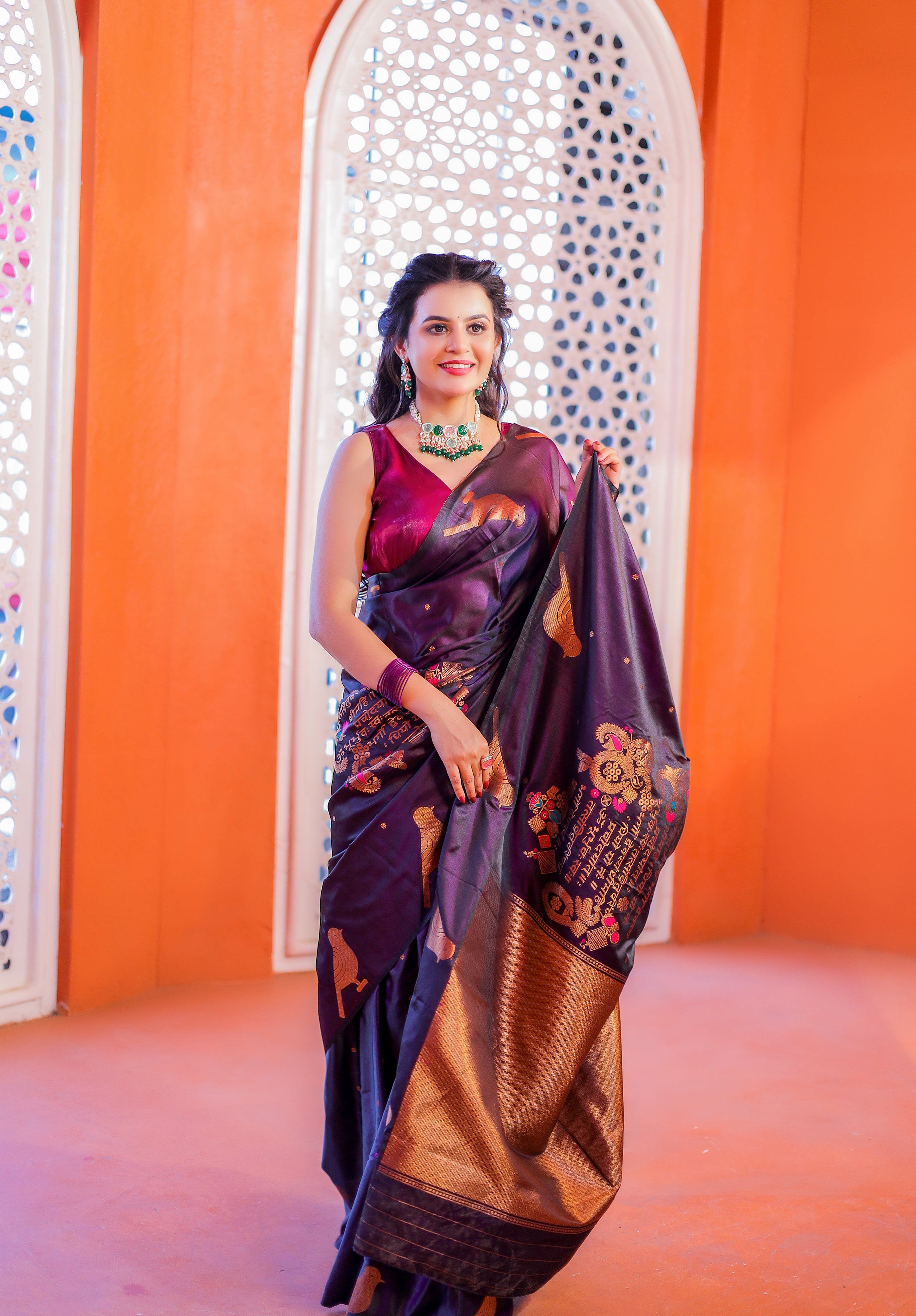 Women's Woven Banarasi Saree With Blouse Piece
