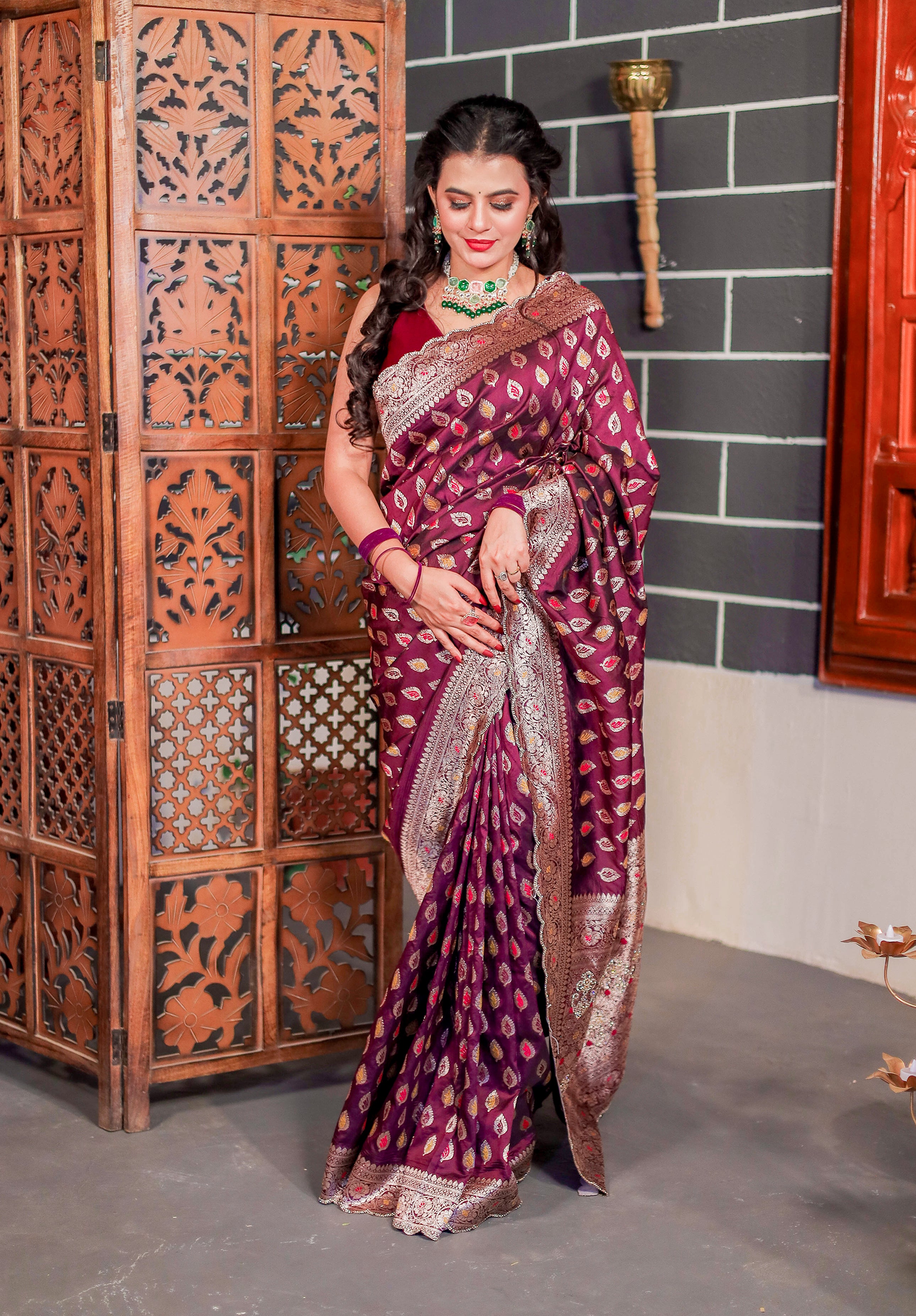 Women's Woven Banarasi Designer Saree With Blouse Piece