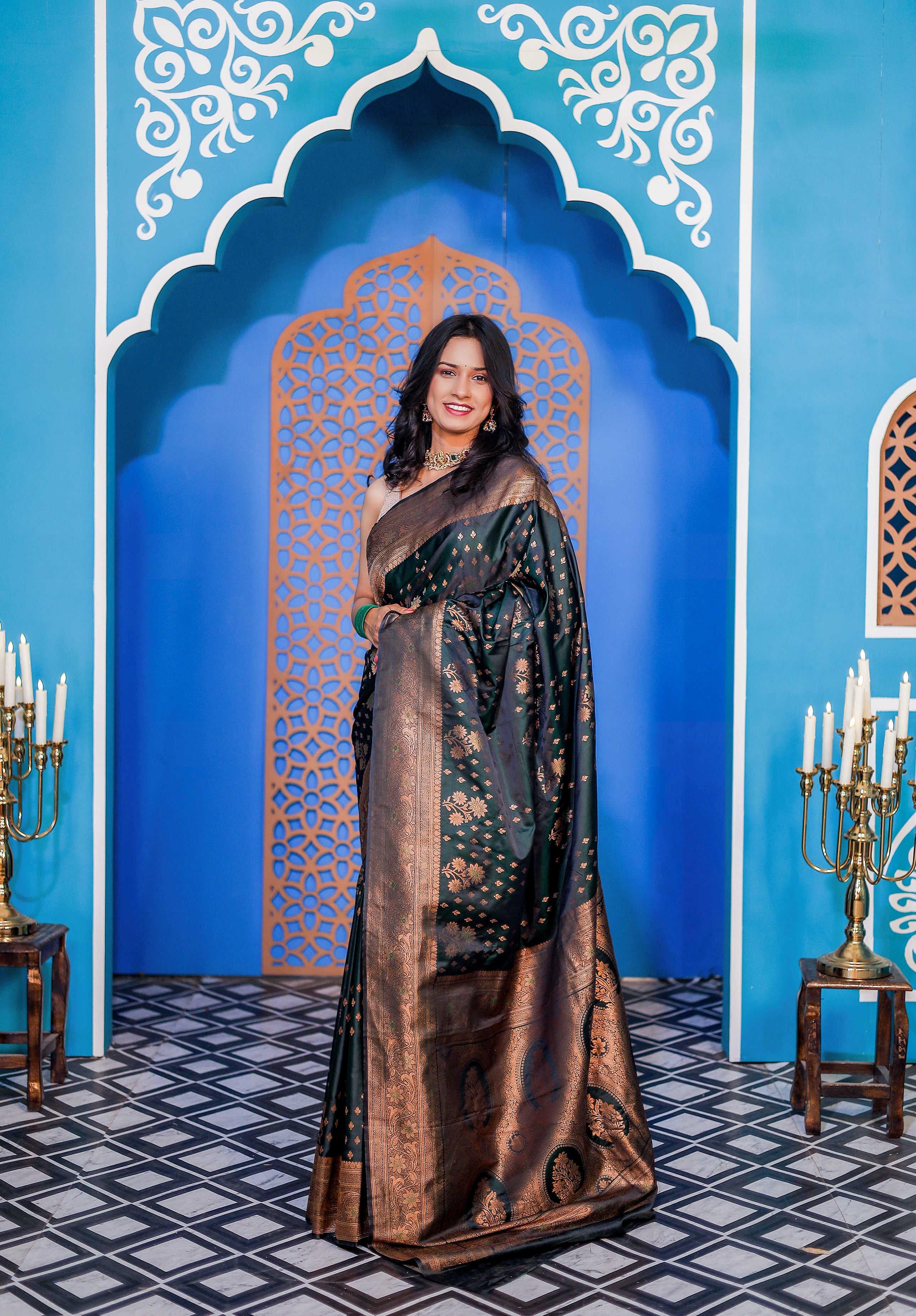 Women's Woven Banarasi Saree With Blouse Piece