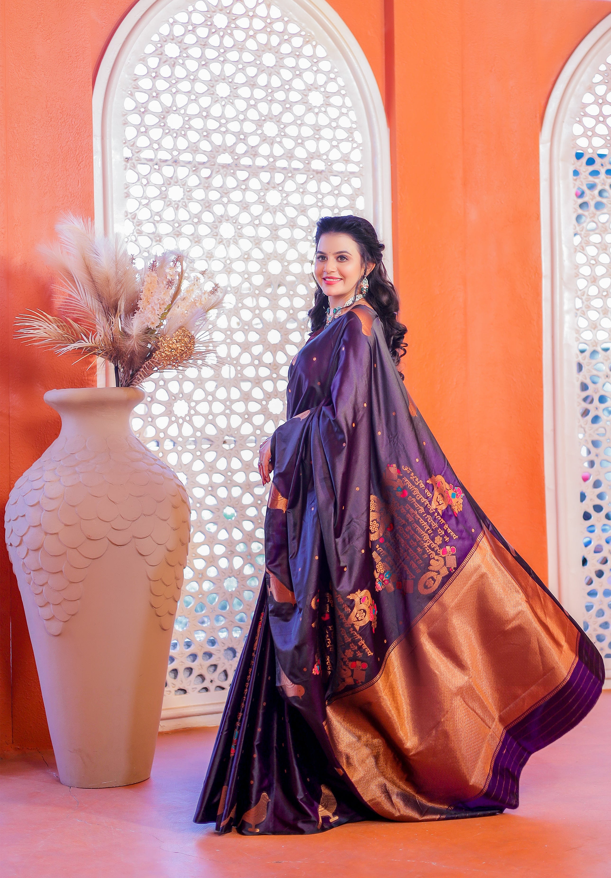 Women's Woven Banarasi Saree With Blouse Piece