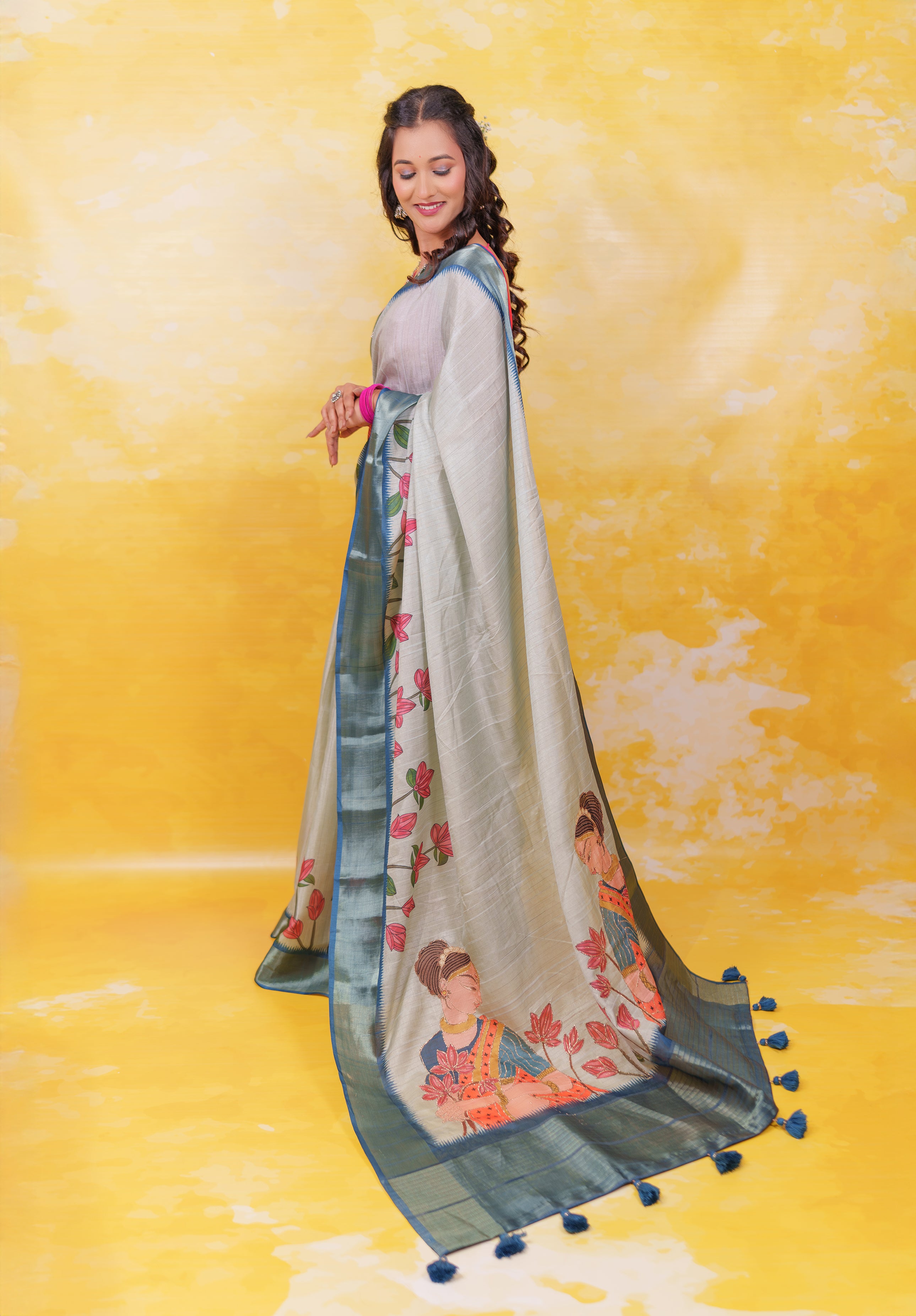 Women's Woven Fancy silk Saree With Blouse Piece