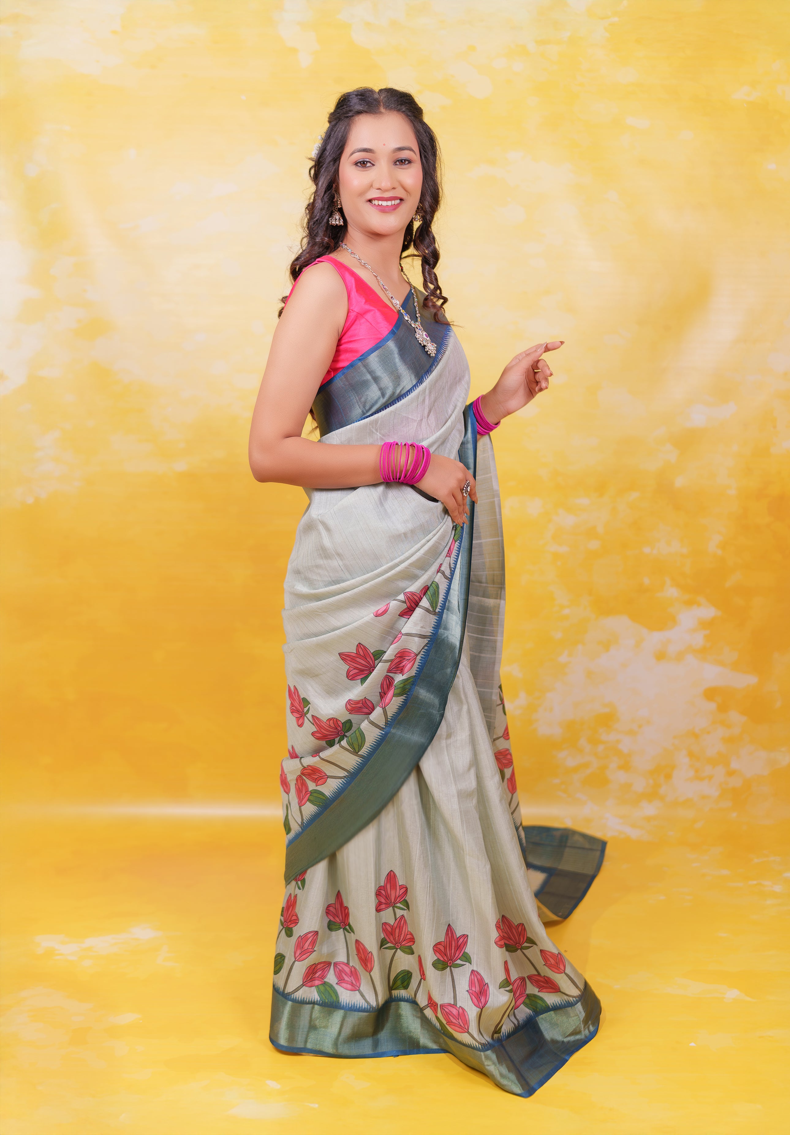 Women's Woven Fancy silk Saree With Blouse Piece
