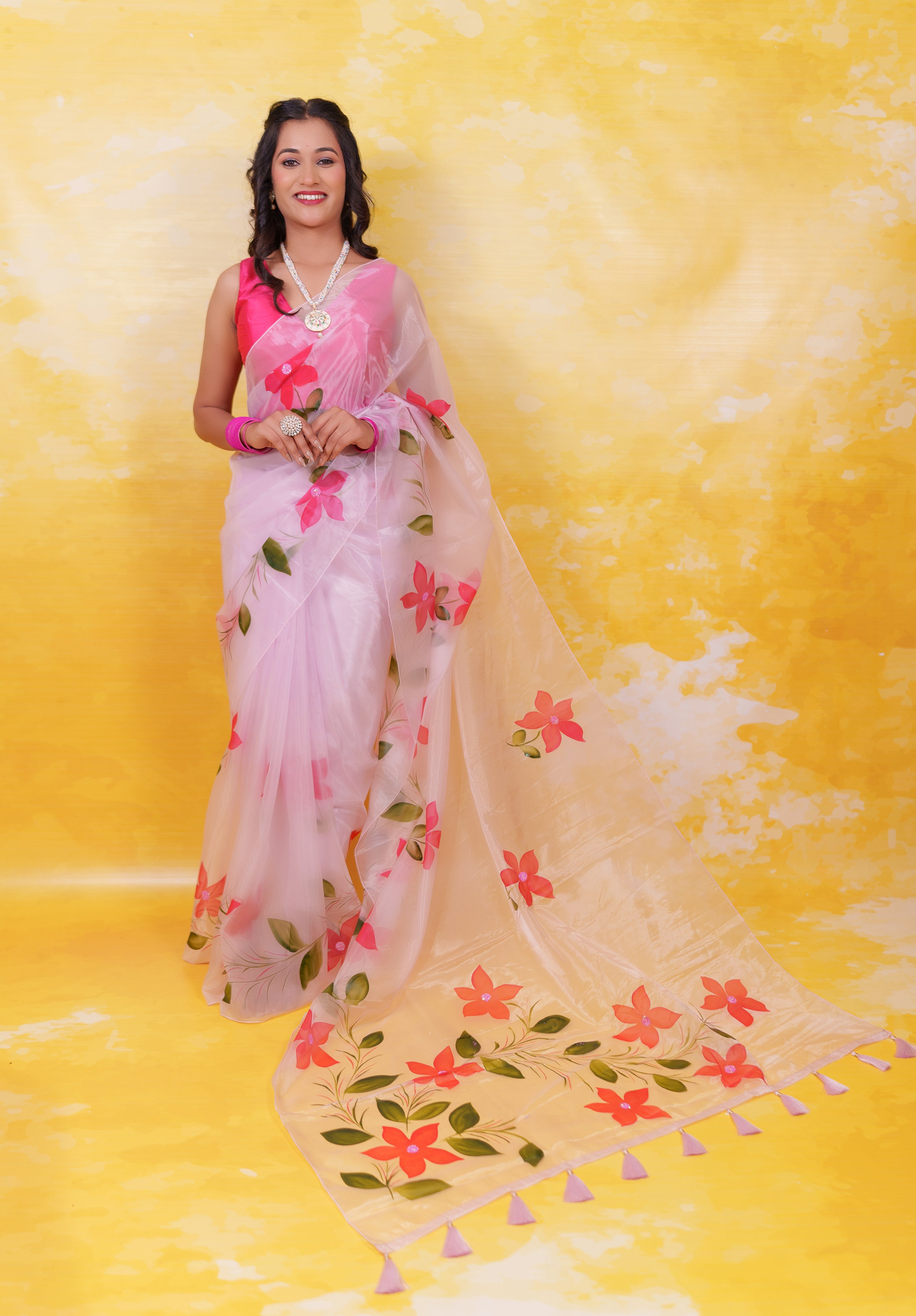 Women's Woven Pure organza Saree With Blouse Piece