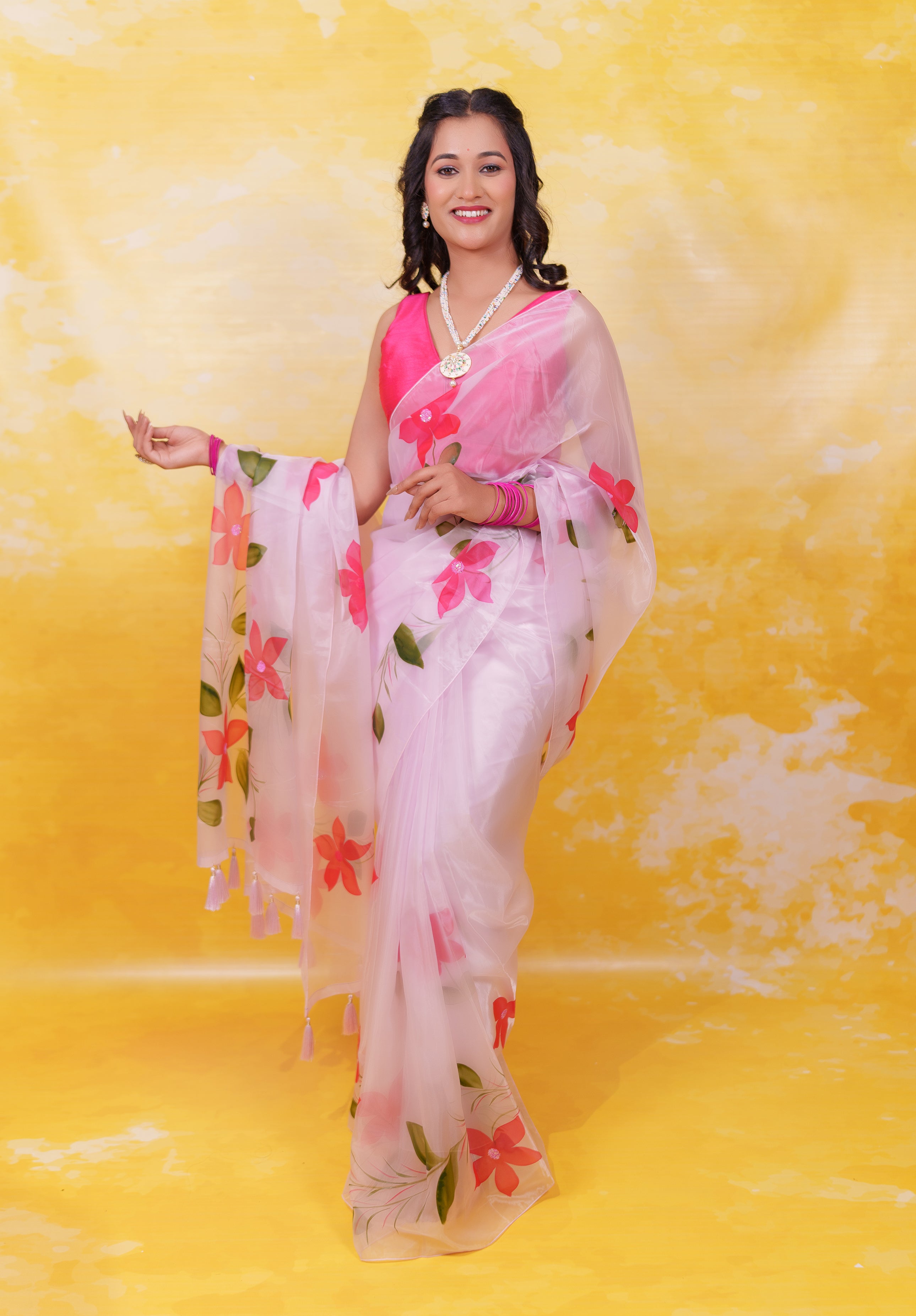 Women's Woven Pure organza Saree With Blouse Piece